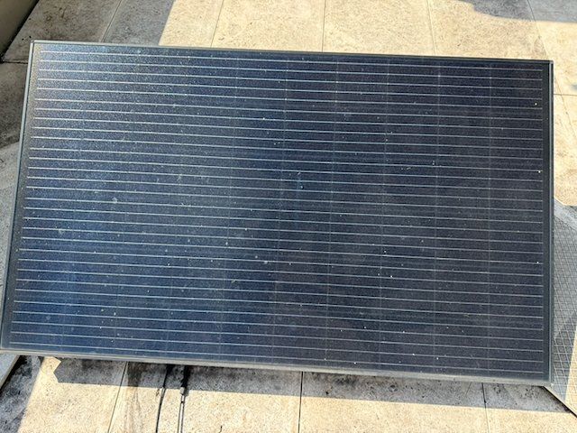 Dispositivi a energia solare: EET LightMate G+ 650W Balkonsolaranlage – Usato da Winkel venduto da Cypher2 3