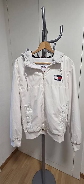 Giacche: Winterjacke Gr. M weiss Tommy Jeans – Usato da Emmen venduto da Pia6032