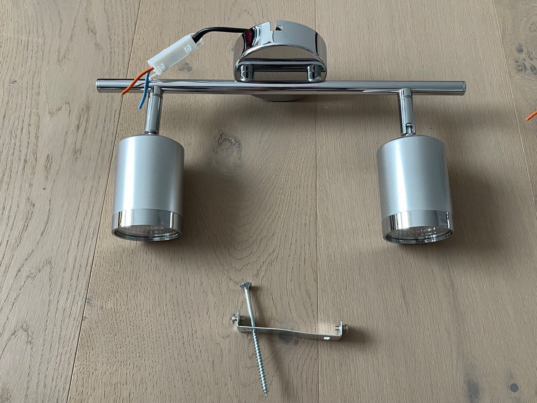 Livique Kronleuchter & Deckenlampen: Deckenstrahler Set silberchrom neuwertig – Gebraucht aus Oberägeri von Chica-go 2