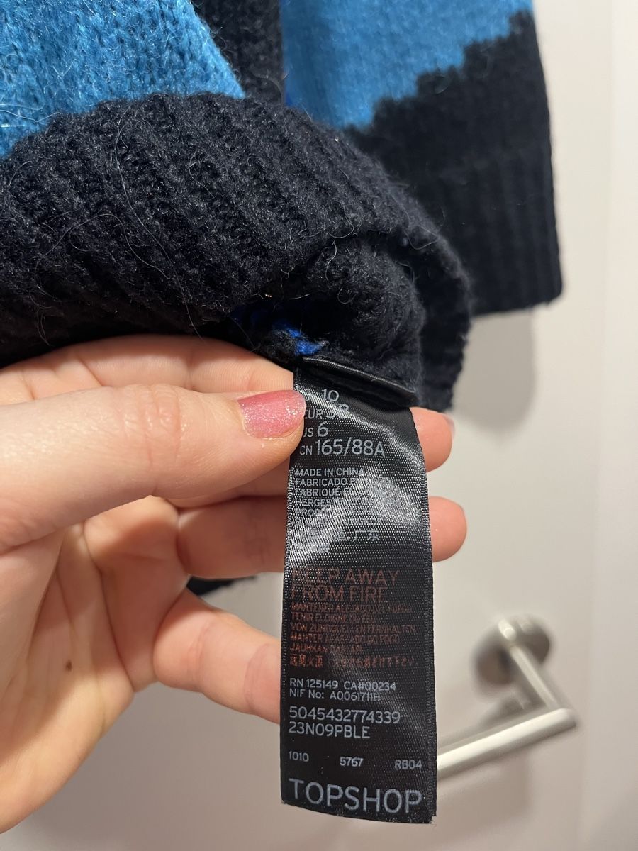 Pulls & Sweat-shirts: Topshop Blau-Schwarzer Pullover, Grösse M – D'occasion à Zürich par Closetbesties 2