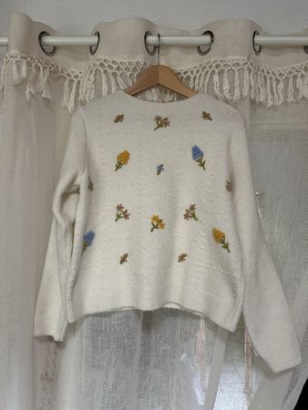 Pull Mango fleurs brodées