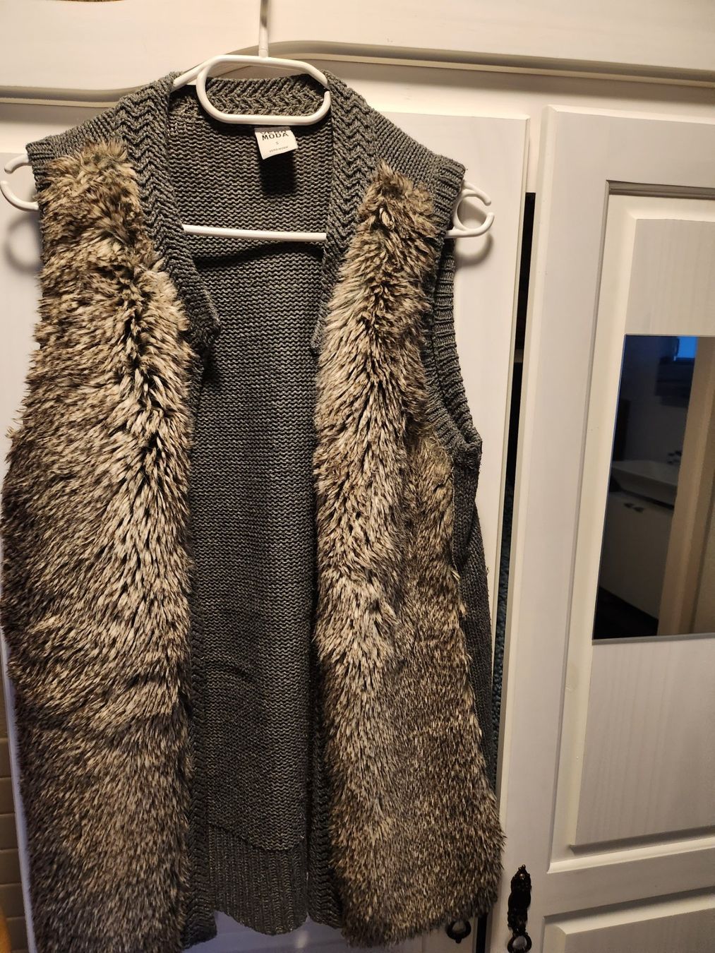 Vero Moda Gilets & Westen: Strickweste Vero Moda – Gebraucht aus Kefikon TG von Livline