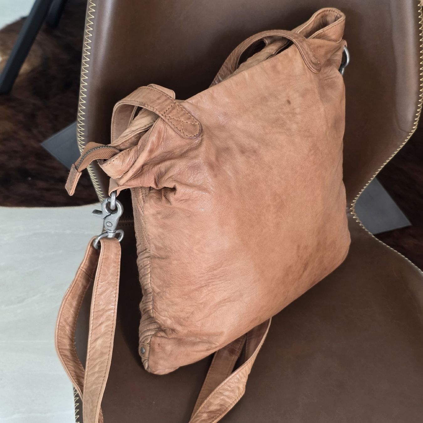 Taschen für Damen: Umhängetasche Depeche Leder cognac  – Gebraucht aus Rheinsulz von Gilea 2