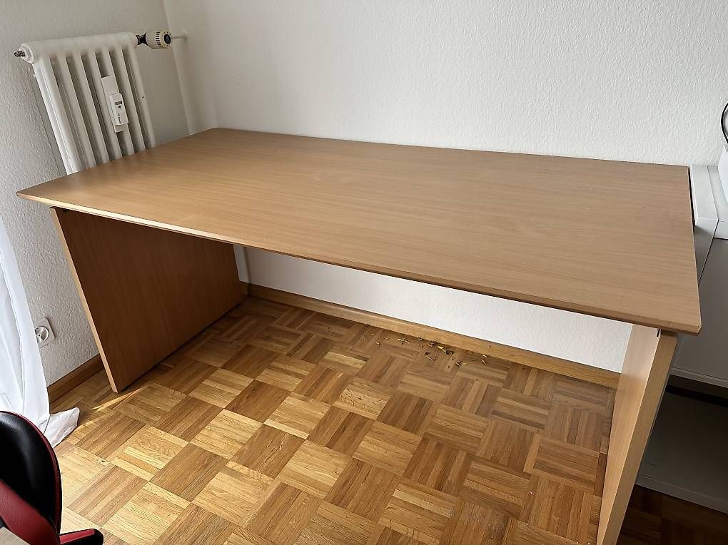 Scrivanie: Bürotisch – Usato da Birsfelden venduto da Firefighter911