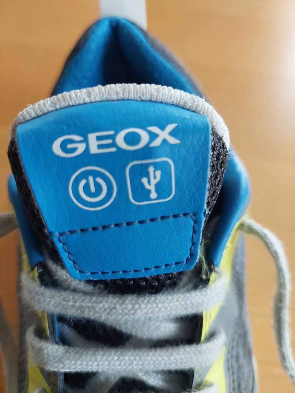 Geox Scarpe per ragazzi: Geox Respira Sneaker   Gr.37 – Usato da Zürich venduto da meymano 4