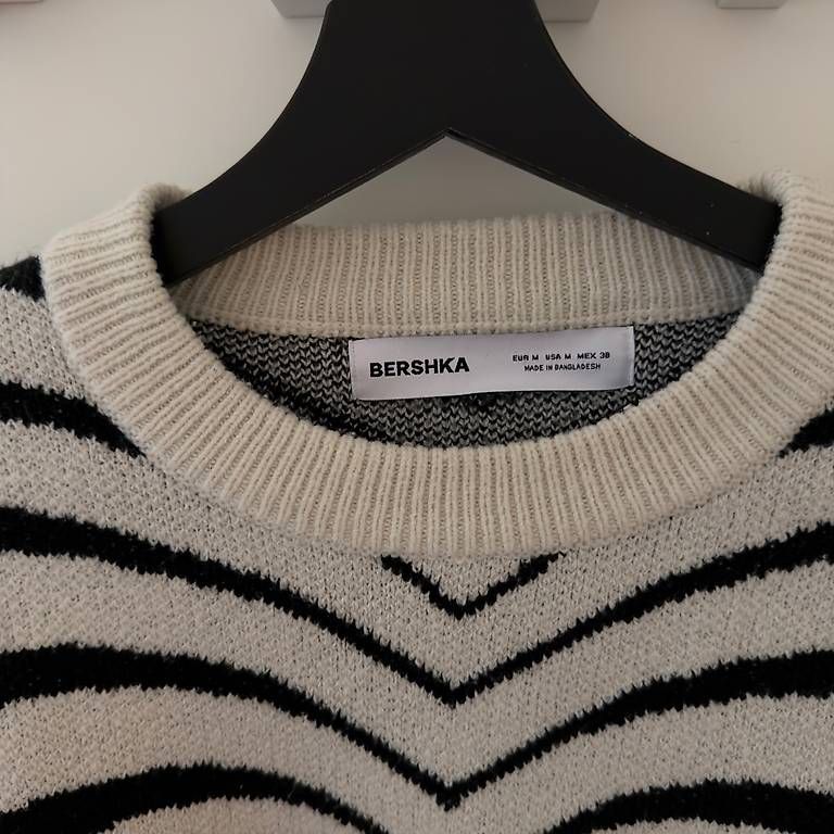 Maglioni & Felpe:  Pull Bershka taille M  – Usato da Vevey venduto da diogodasilva_ 1