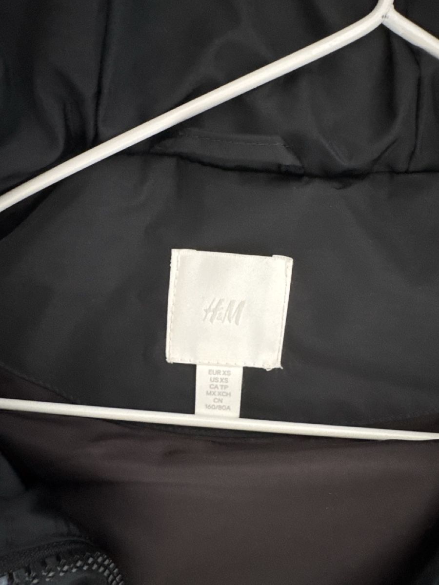 H&M Gilet & Giacche senza maniche: Damen Weste H&M schwarz Grösse XS lang – Usato da Mels venduto da ann_v2x9 1