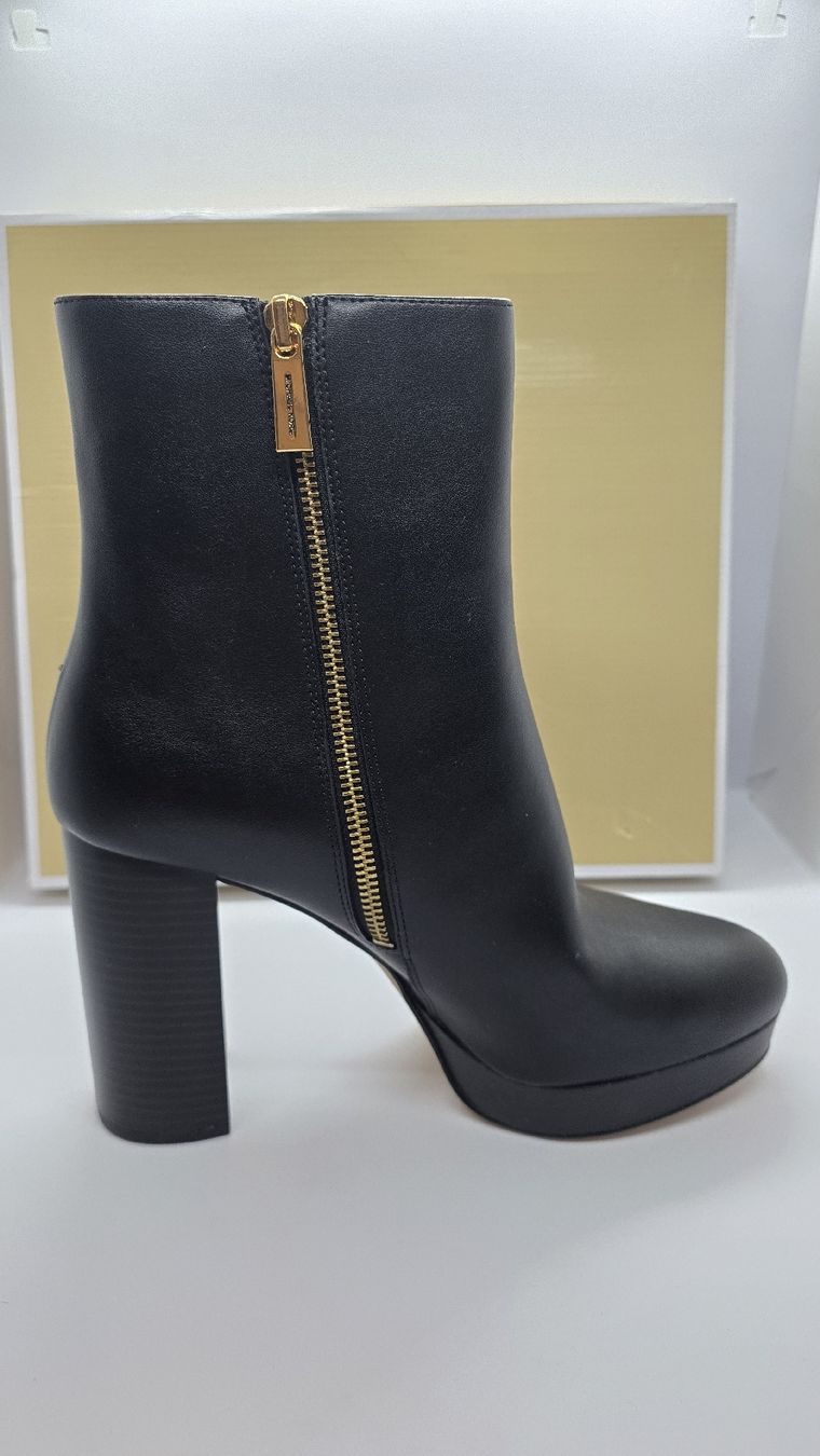 Michael Kors Scarpe da donna: Michael Kors Stiefelette size 40 in Black – Nuovo e nell'imballaggio originale da Biel/Bienne venduto da Yoon62 1