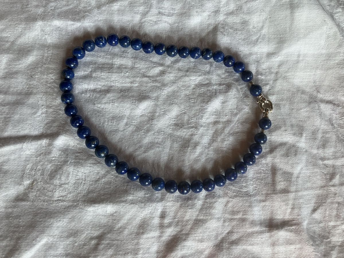 Colliers: Sehr schoene Lapislazuli Kette mit Silberverschluss – D'occasion à Bassersdorf par groovygremlin