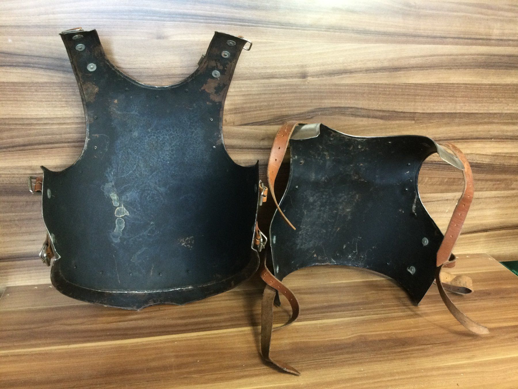 Stichwaffen: Gebrauchter Brustpanzer im mittelalterlichen Stil – Gebraucht aus Wangen SZ von kuriosum12 3