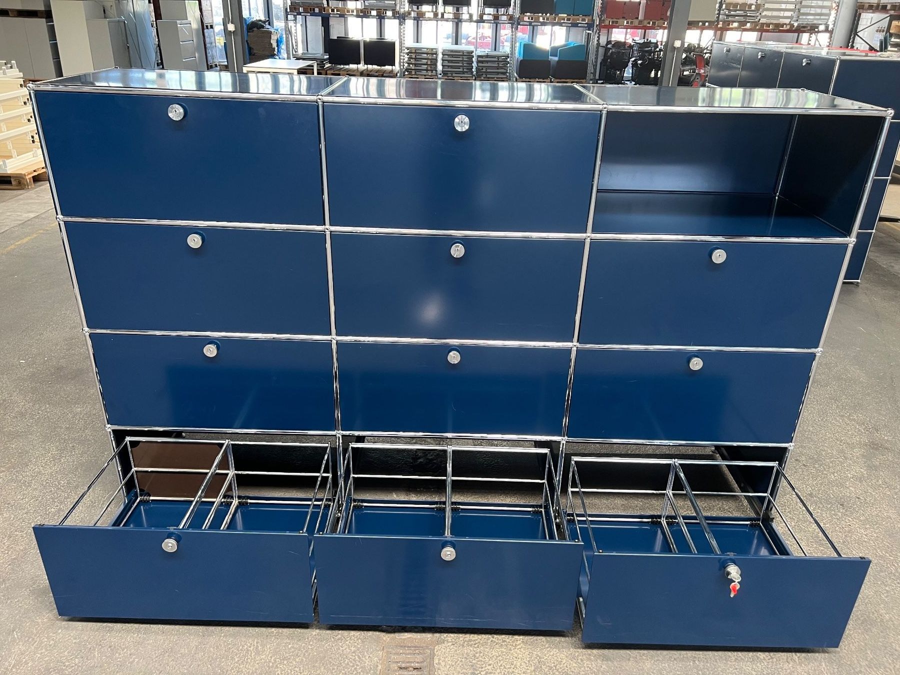 USM Scaffali: USM Haller Highboard 3x4 in blau – Usato da Wangen an der Aare venduto da TBYN 4
