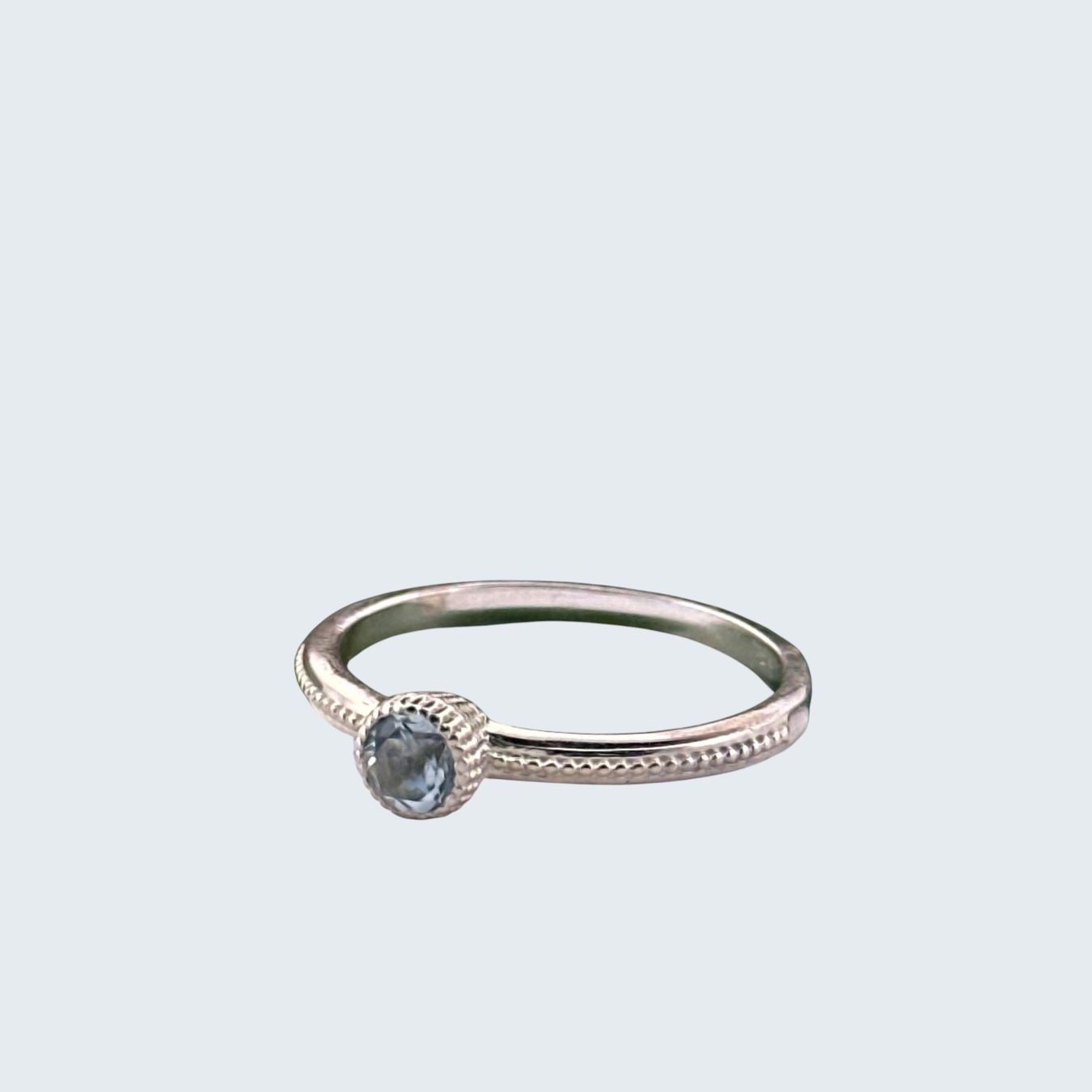 Olga Ribler Anelli: Silberring mit hellblauem Topas Stein, Gr. 54 – Nuovo (secondo la descrizione) da Luzern venduto da MonikaS03 1
