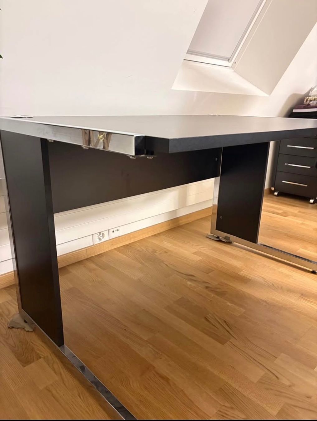 Bureaux: Black desk (125x75) – D'occasion à Zürich par isa_5lmv 1