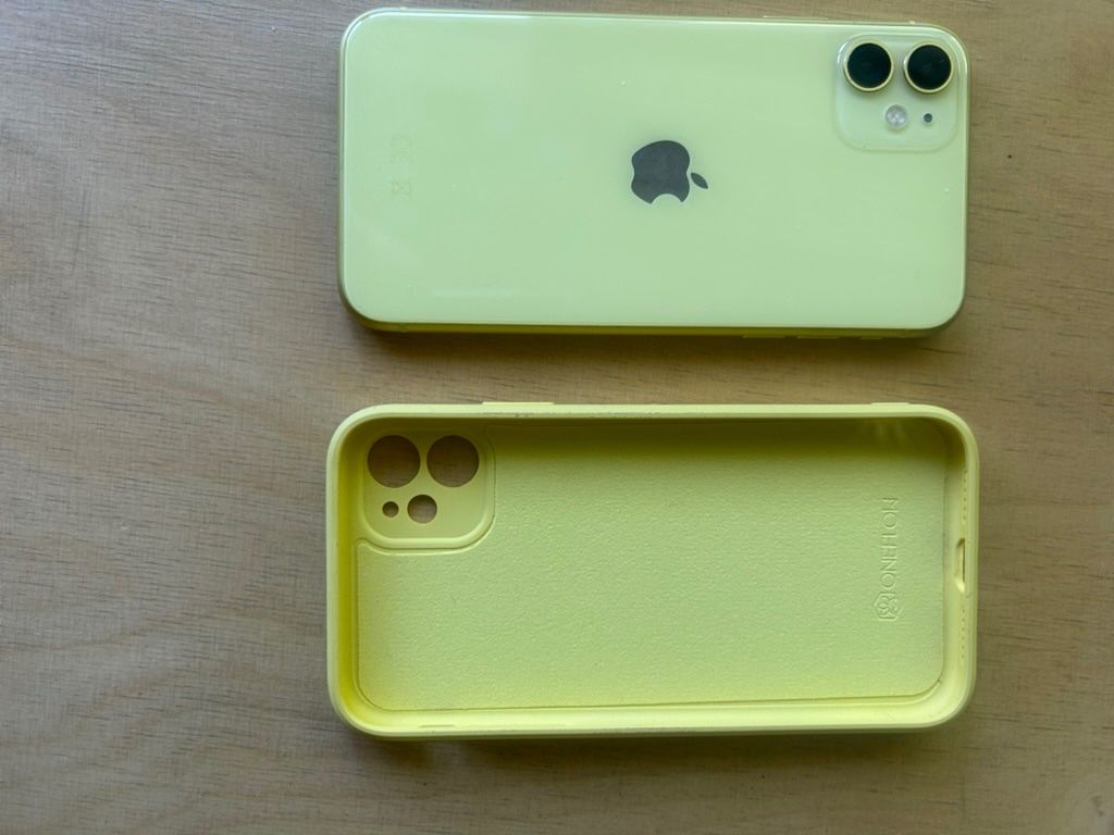 Apple Portables: iPhone 11 64 GB mit Hülle – D'occasion à Zürich par Tm7 1