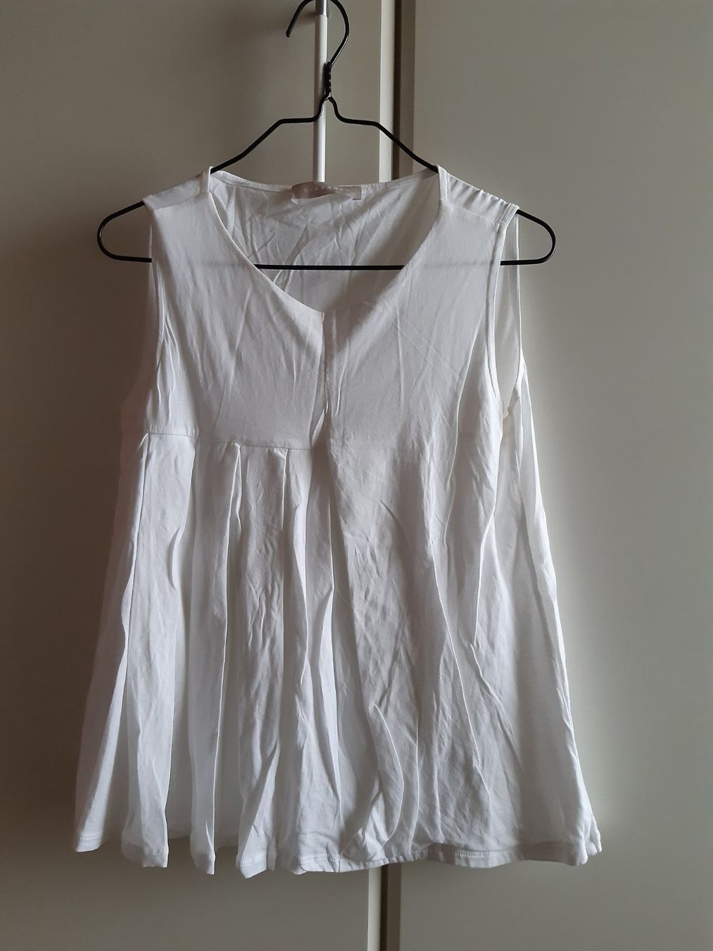 Stefanel Top: STEFANEL - débardeur blanc XS – Usato da Cressier - NE venduto da bloomydays 1