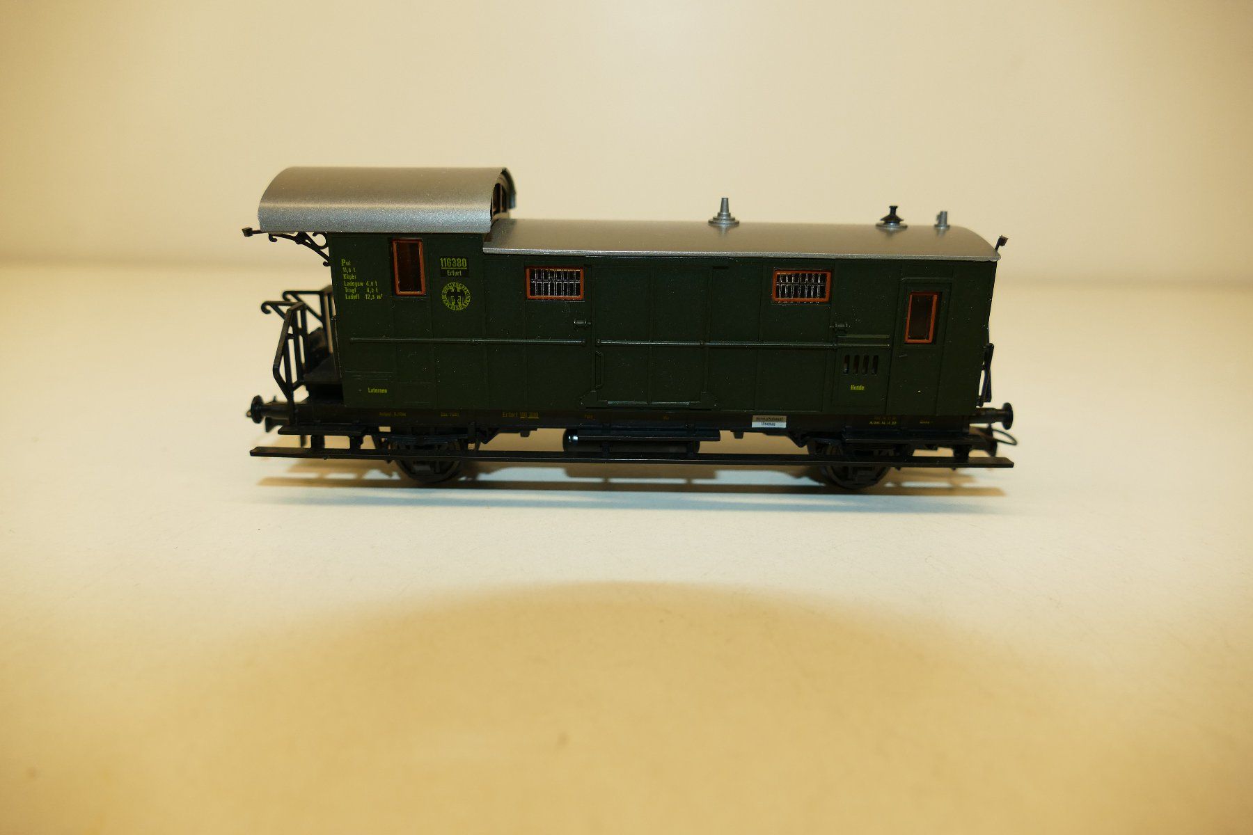 Roco Modellini di ferrovie: Roco H0: DR Gepäckwagen – Nuovo (secondo la descrizione) da Niederhasli venduto da rail-duerst 1