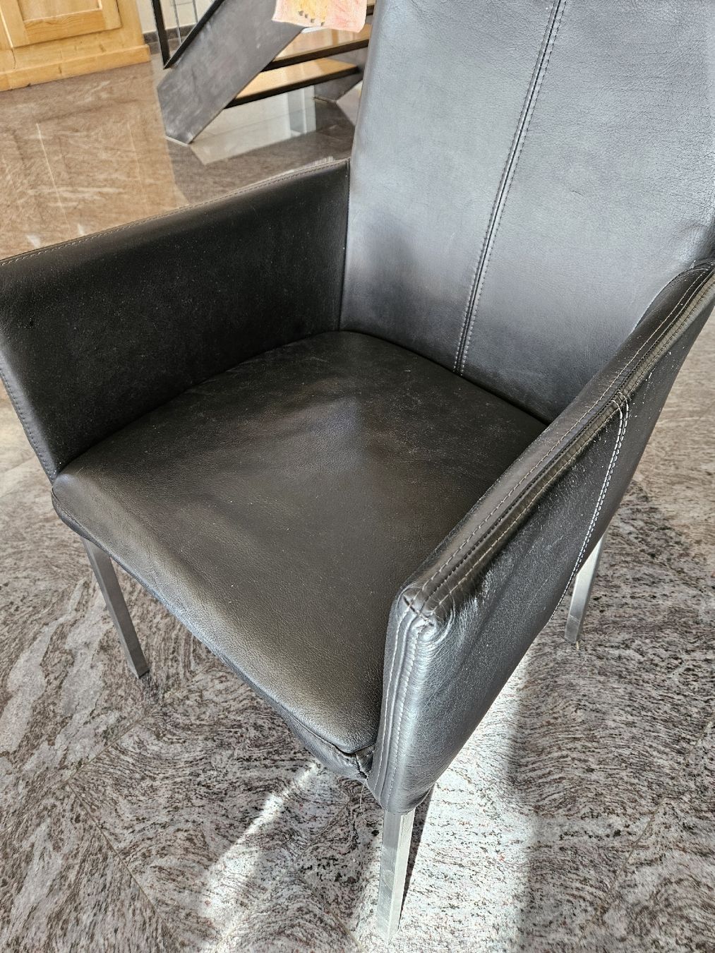 Interio Chaises: 6 Esszimmerstühle Kunstleder – D'occasion à Hosenruck par Toggi4 4