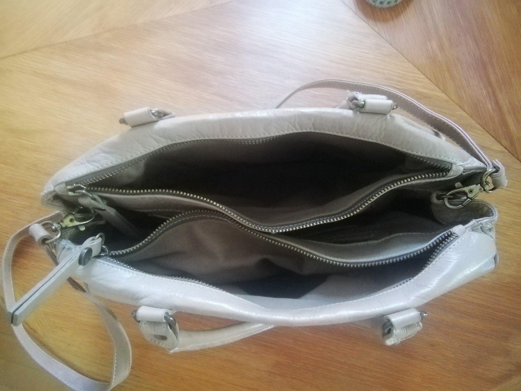 Borse da donna: Damen Träger Handtasche. Leder. MARKE THINK – Usato da Zürich venduto da Layadea 2