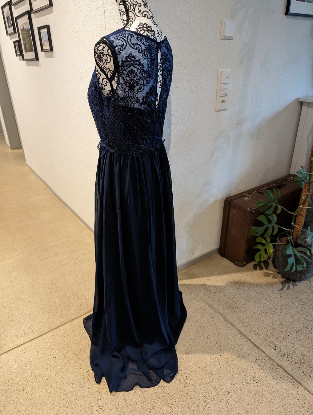 Vestiti: Abendkleid Laona Gr.40 Dunkelblau – Nuovo (secondo la descrizione) da Lommiswil venduto da laroliv 1