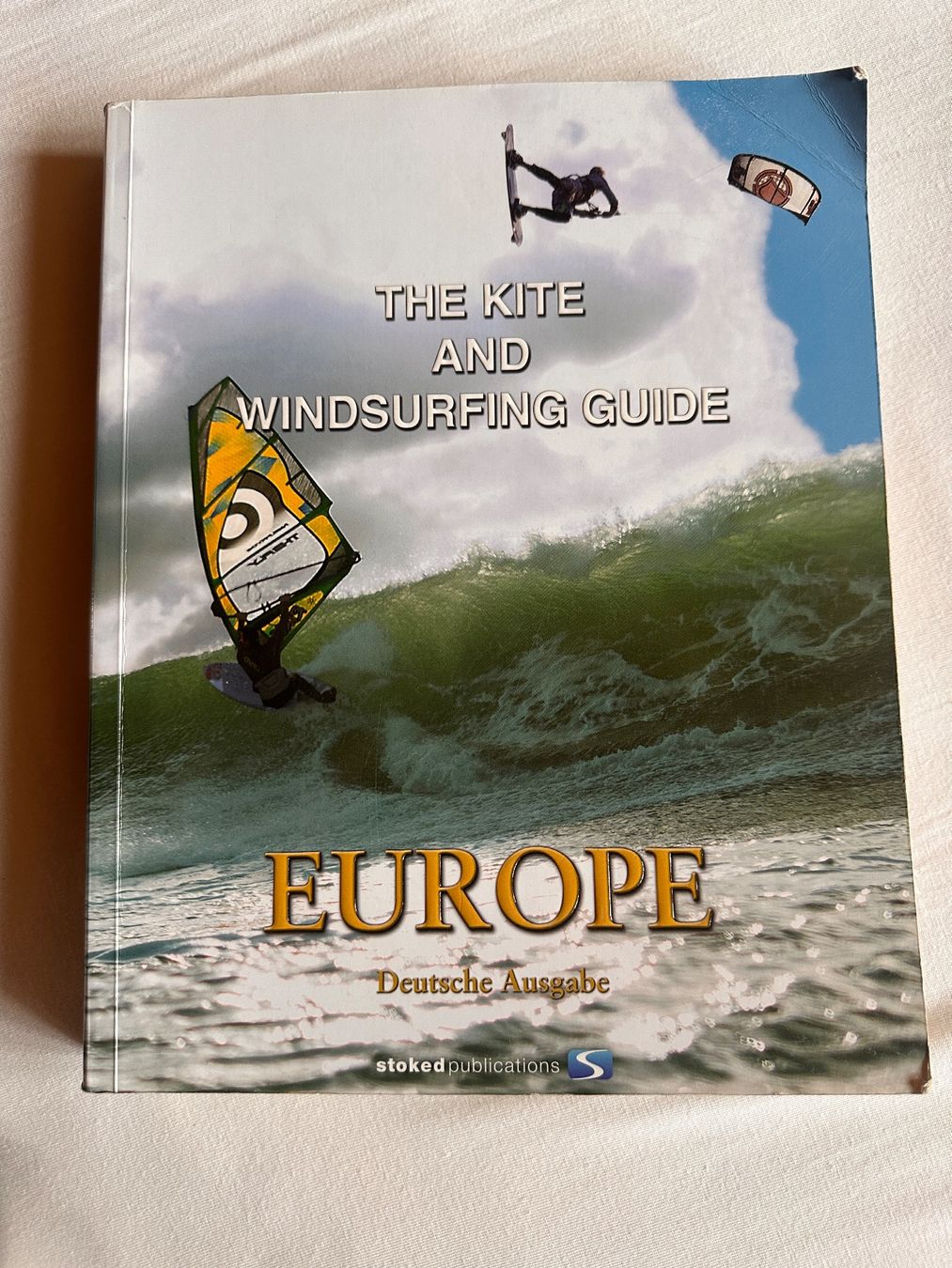Libri: The Kite and Windsurfing Guide Europe – Usato da Einsiedeln venduto da Vtec1987