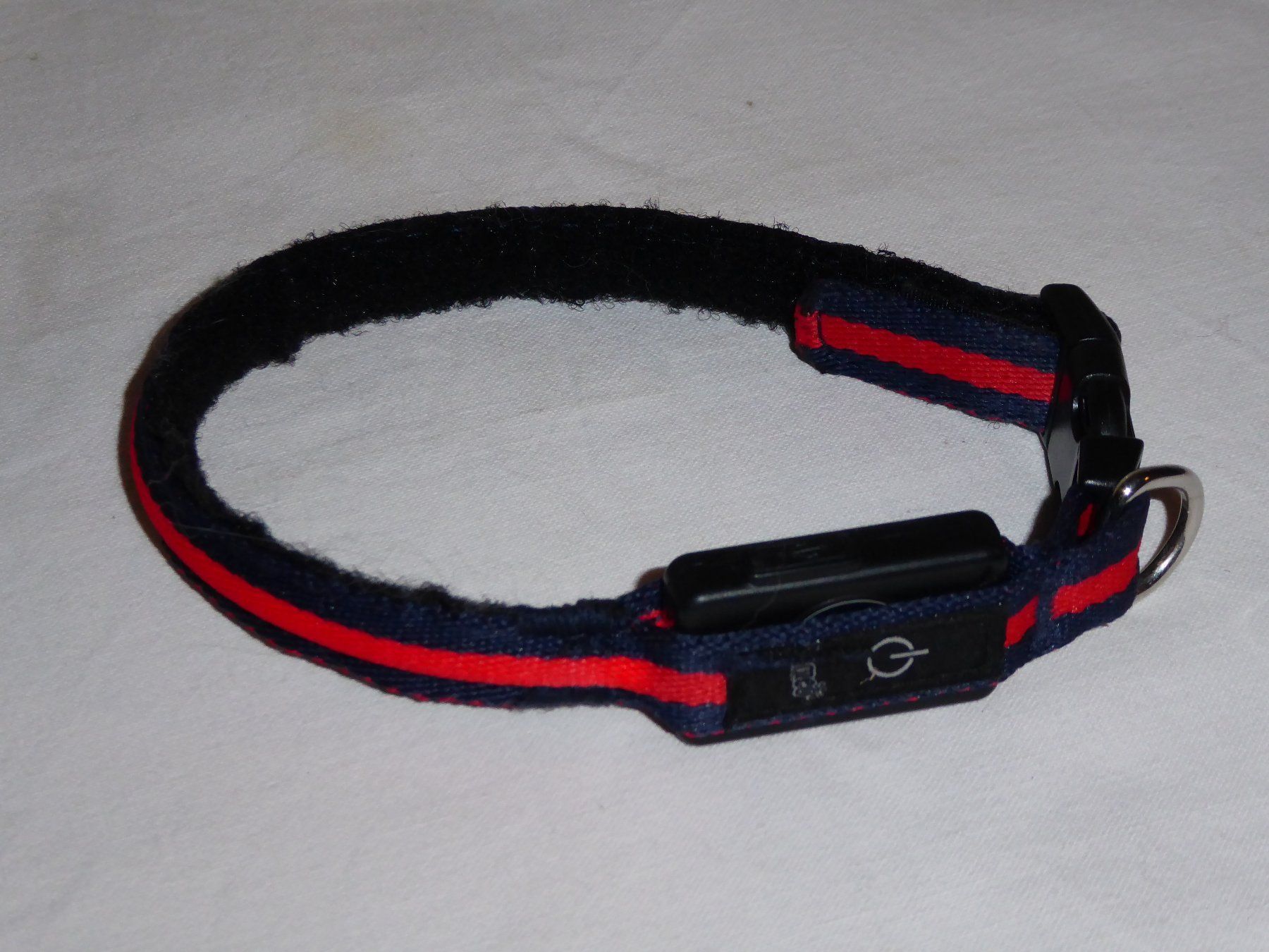 Leine & Halsband: Hundehalsband leuchtend und blinkend – Neu (gemäss Beschreibung) aus Ennetbühl von VPHS 1