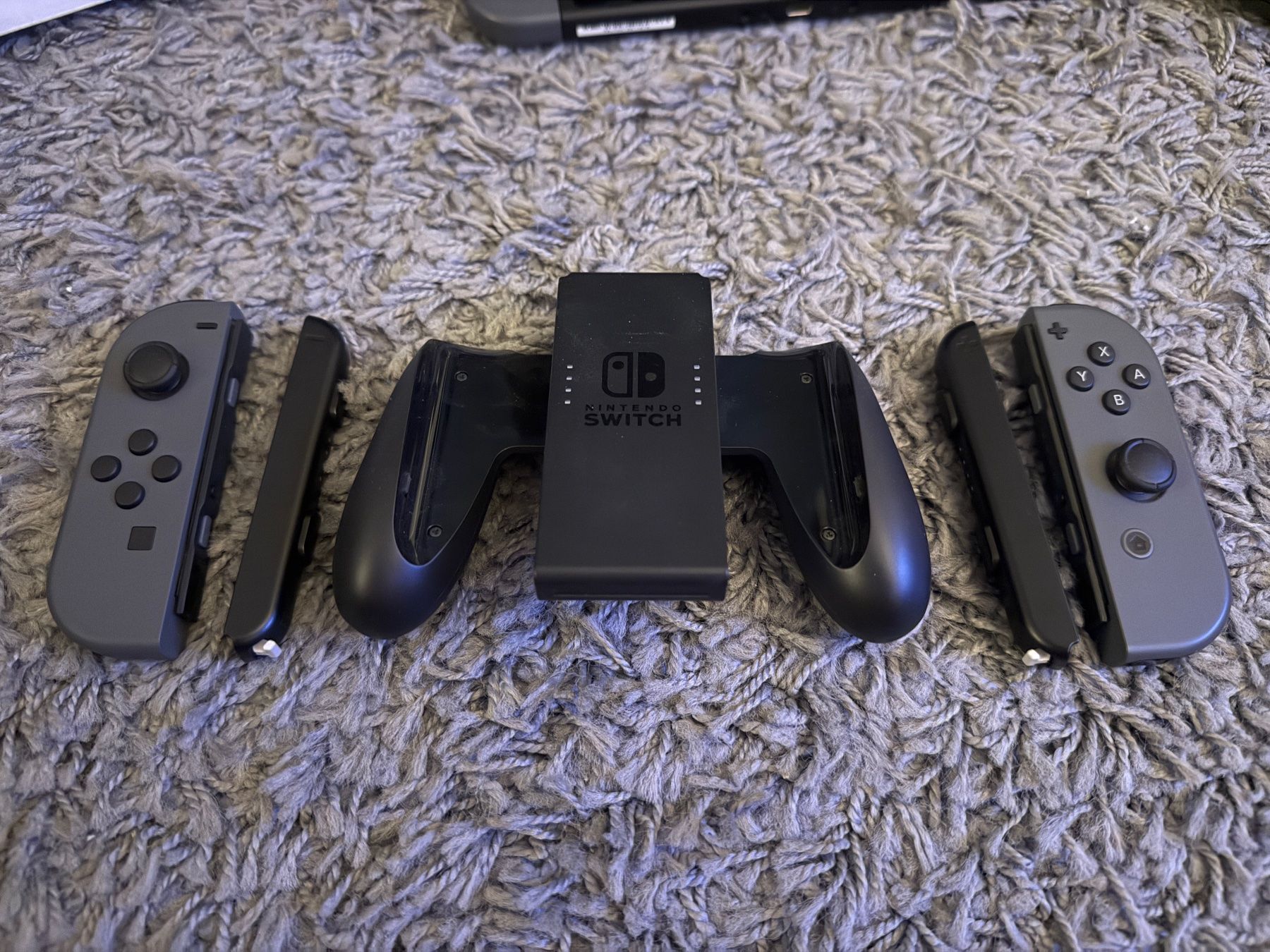 Nintendo Console: Nintendo Switch mit Zubehör und Spiel – Usato da Schwerzenbach venduto da Re-Villo 4