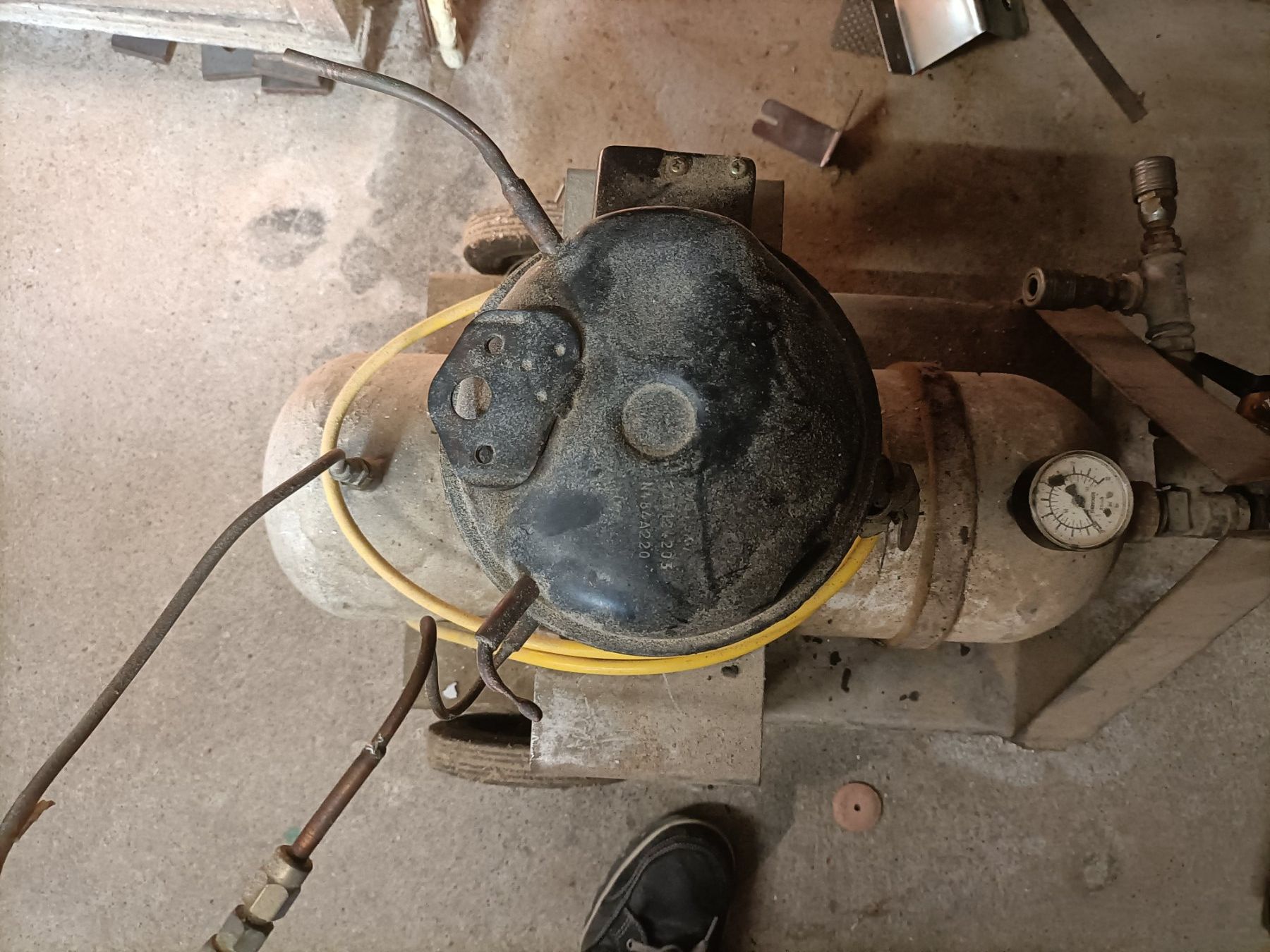 Compressori: Kompressor gebraucht mit Manometer und Schlauch – Usato da Schöftland venduto da Snacketti7 1