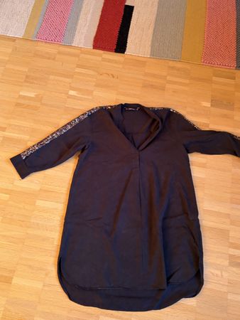 Zara Basic Blusenkleid mit Pailletten Grösse S