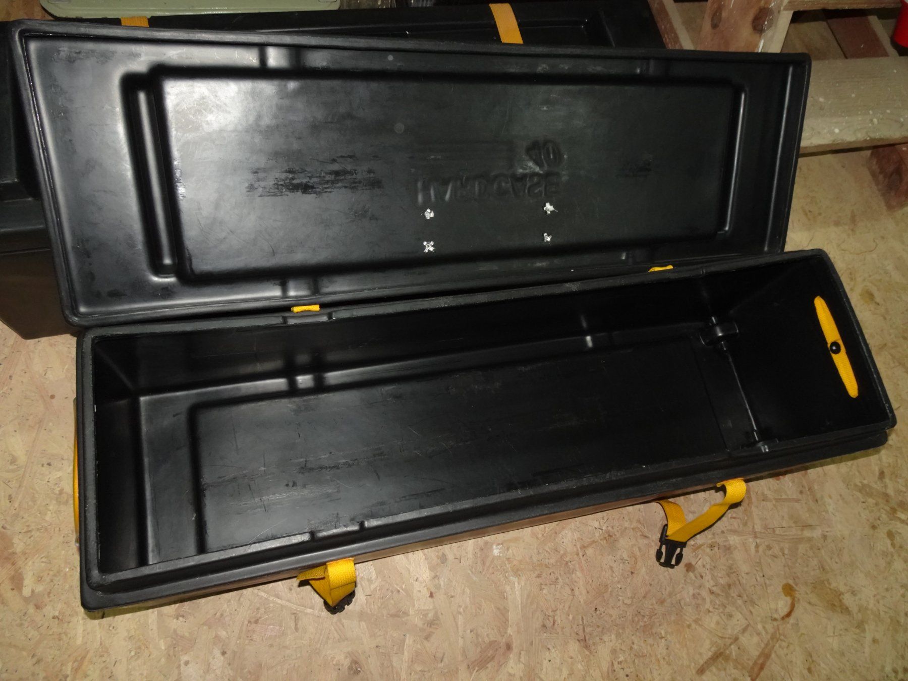 Valigie: HARDCASE 40 (mit 2 Rädern) – Usato da Hütten venduto da Technics01LT 1