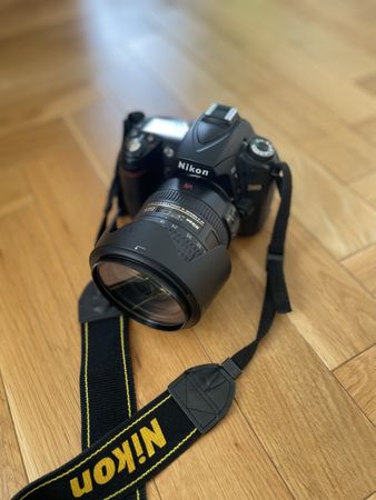 Nikon D90 Spiegelrelexkamera inkl. Tasche & Blitz