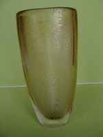 Vintage gelbe dreieckige Vase mit geätzten Farn Motiven