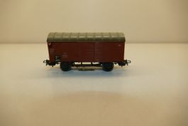 Märklin H0: Gedeckter DB Güterwagen mit Schlusslaternen
