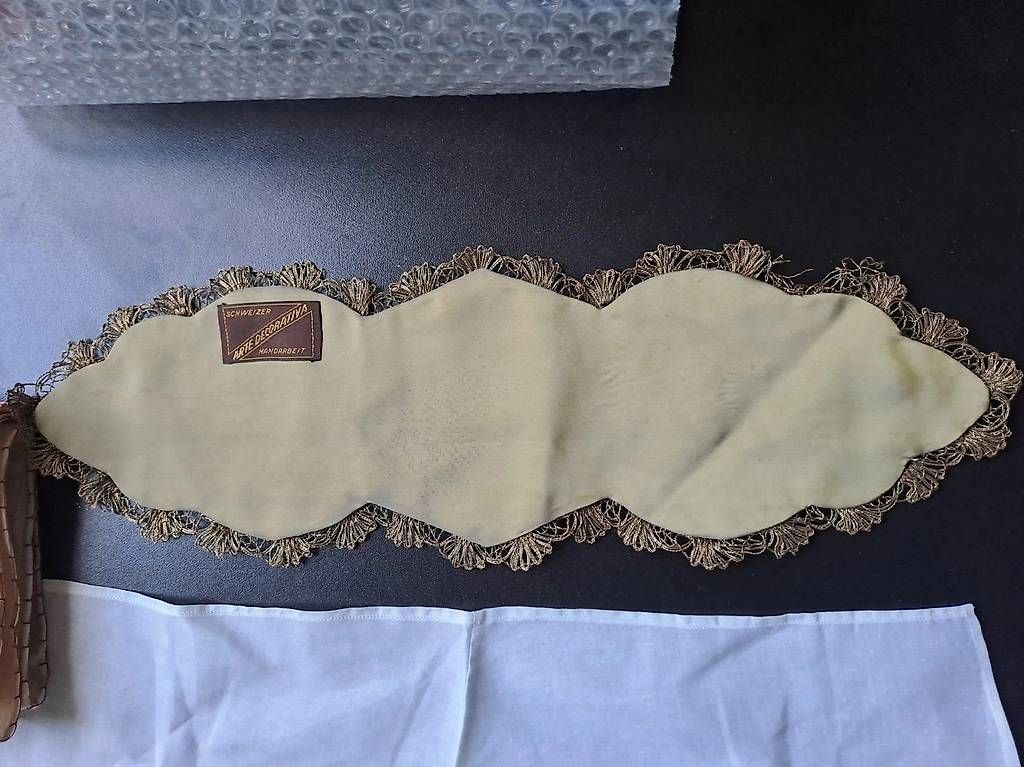 Altra biancheria da tavola: Schweizer Handarbeit Tischdecke Vintage – Usato da Basel venduto da yag2ru