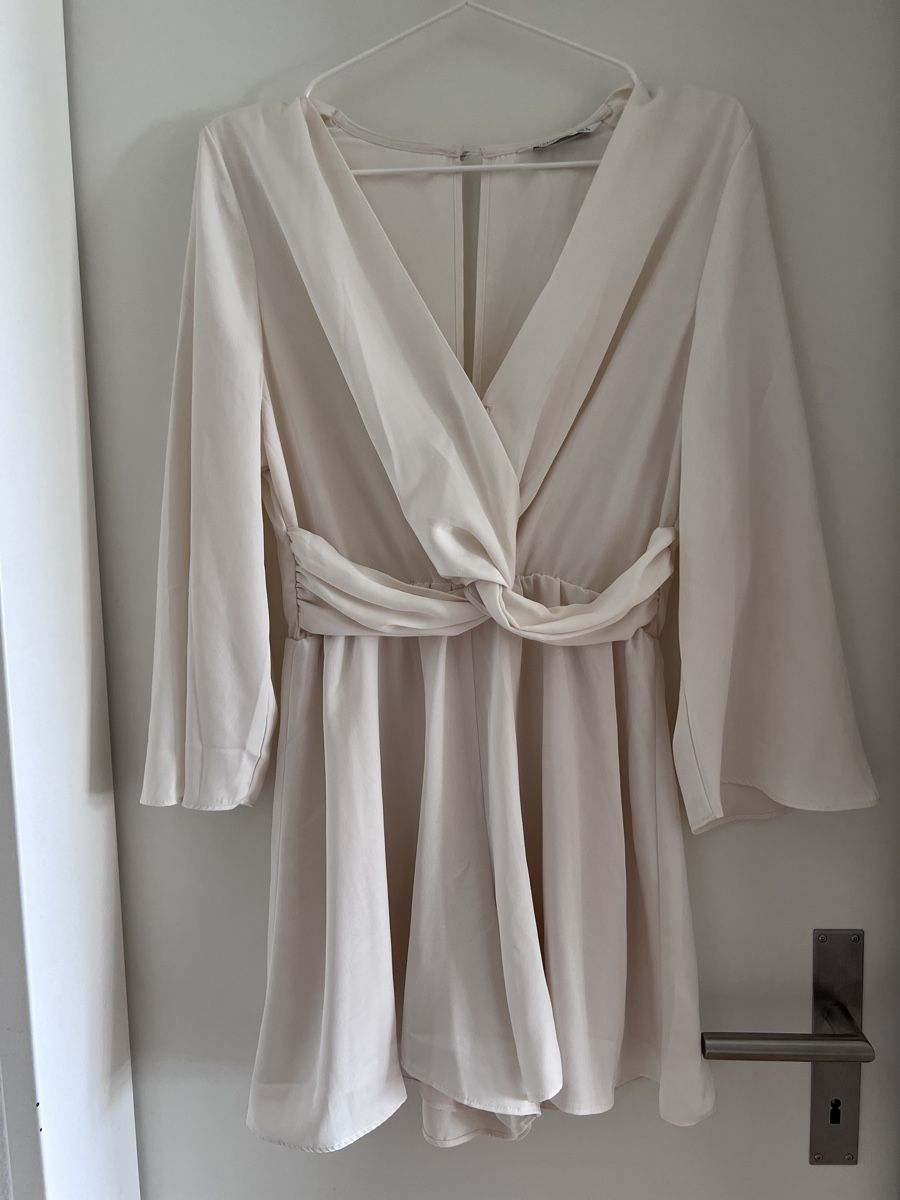 Stradivarius Tute: Sommerlicher Jumpsuit in Creme - Grösse S – Usato da Neuenhof venduto da UrbanBags