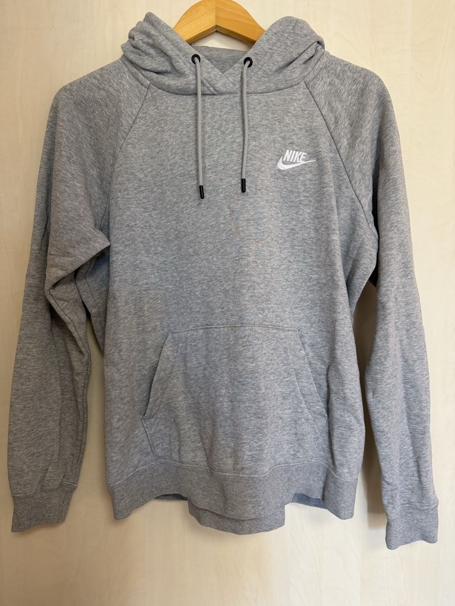 Nike Pullover & Sweatshirts: NIKE Pullover grau Grösse M – Gebraucht aus Oberengstringen von kandidi
