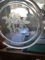 Glasuntersetzer mit eingraviertem Blumenmuster , Glas, 