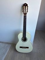 Guitare 3/4 Ortega avec housse