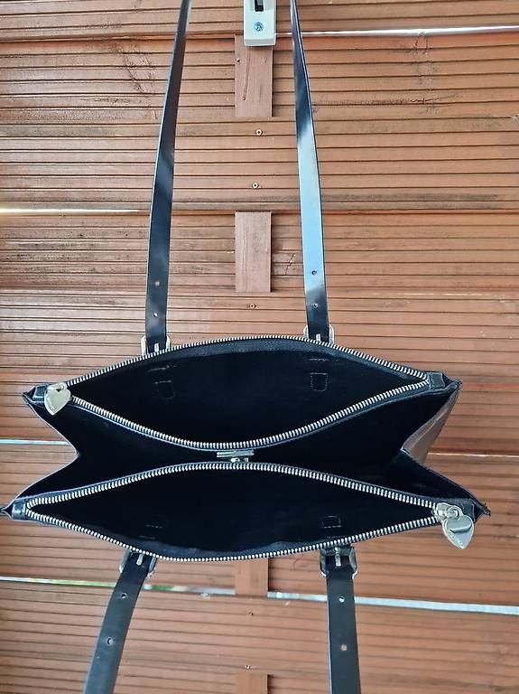 Moschino Taschen für Damen: MOSCHINO Rare – Gebraucht aus Langenthal von sar_nm7g 4
