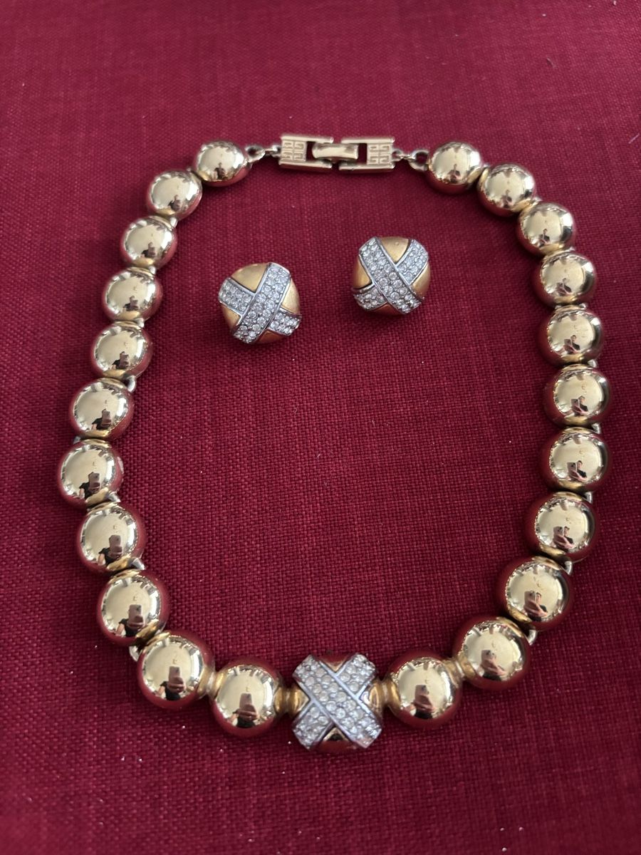 Givenchy Altri gioielli: Givenchy necklace+earrings – Usato da Buchrain venduto da Mr.Kim