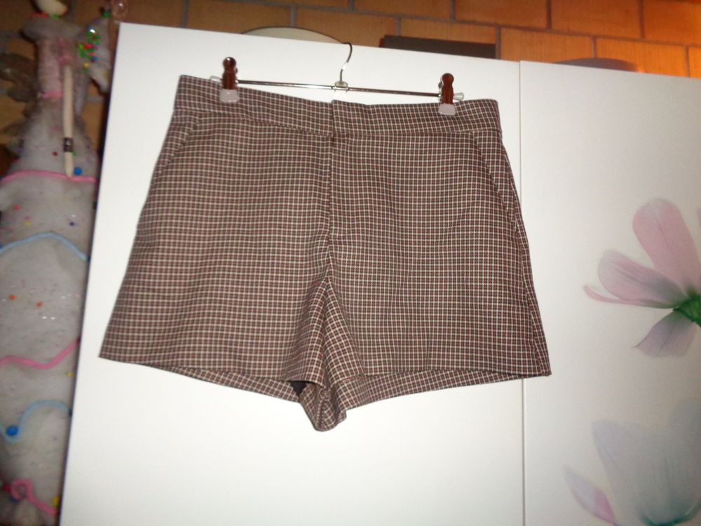 Zara Pantaloni: *** Kurze Shorts *** / von ZARA – Nuovo (secondo la descrizione) da Othmarsingen venduto da Leuchtturmlady