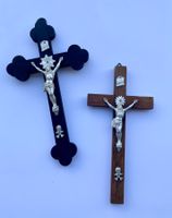 2 Stück Kruzifixe Jesuskreuze für Hausaltar Holz