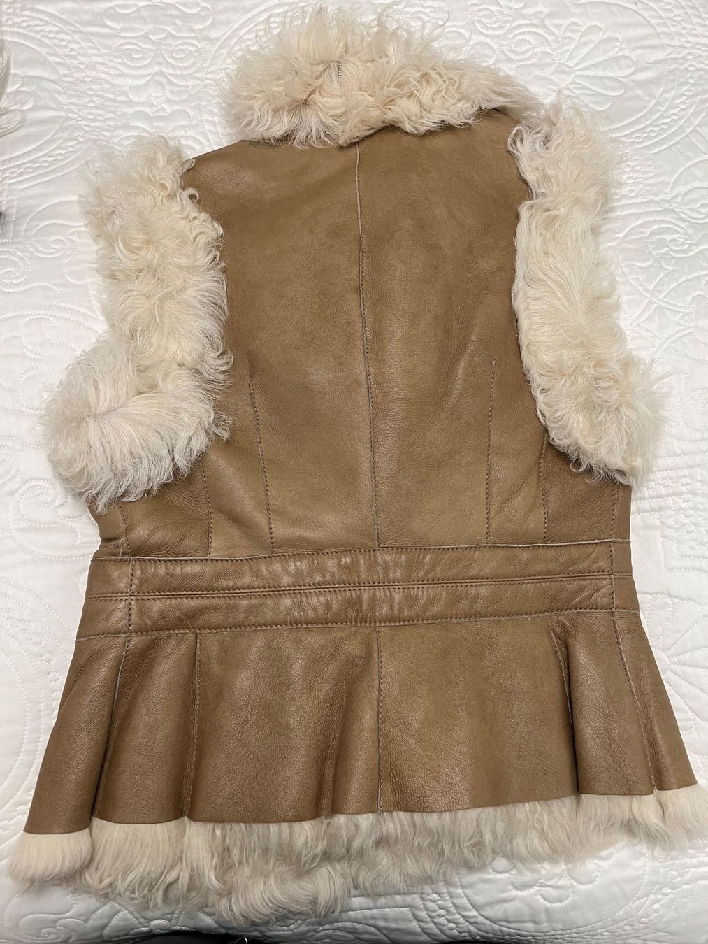 Hugo Boss Gilets & Westen: BOSS LAMMFELL GILET – Gebraucht aus Steinhausen von Mimirose114 3