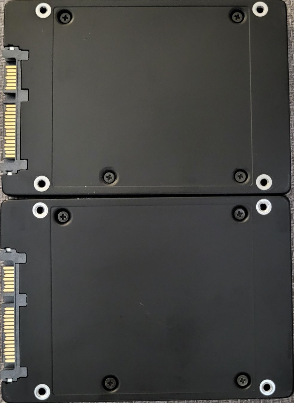 Sandisk Dischi rigidi: 2×SanDisk SSD X400 2.5" 256GB SATA – Usato da Zürich venduto da Gulbi1919 1
