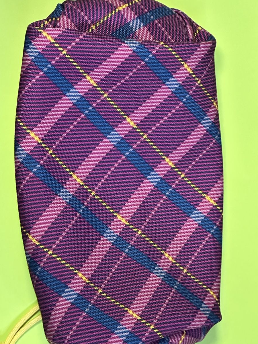 Eastpak Astucci : Astuccio Eastpak scozzese viola, blu e rosa – Usato da Novazzano venduto da my_market_place97 1