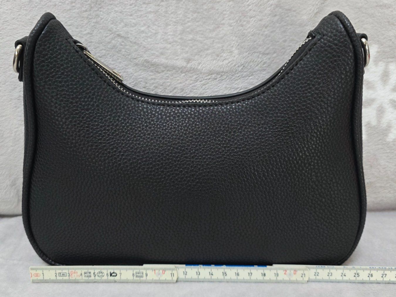 Borse da donna: Handtasche in Schwarz CHICOREE – Usato da Steffisburg venduto da ang_7fcj 3