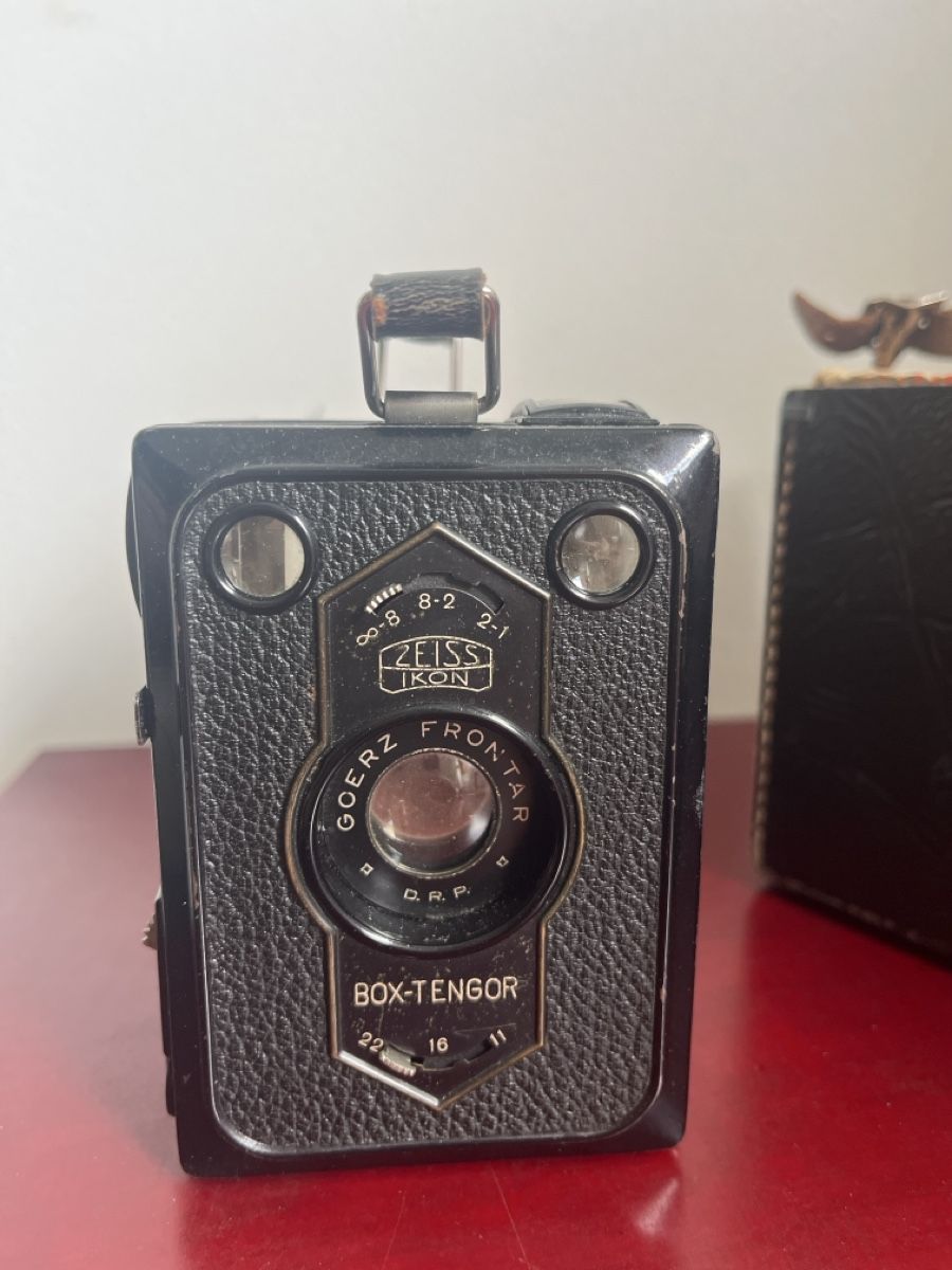 Zeiss Kamera: Zeiss Ikon Box-Tengor Kamera – Gebraucht aus Basel von gutglueck 1