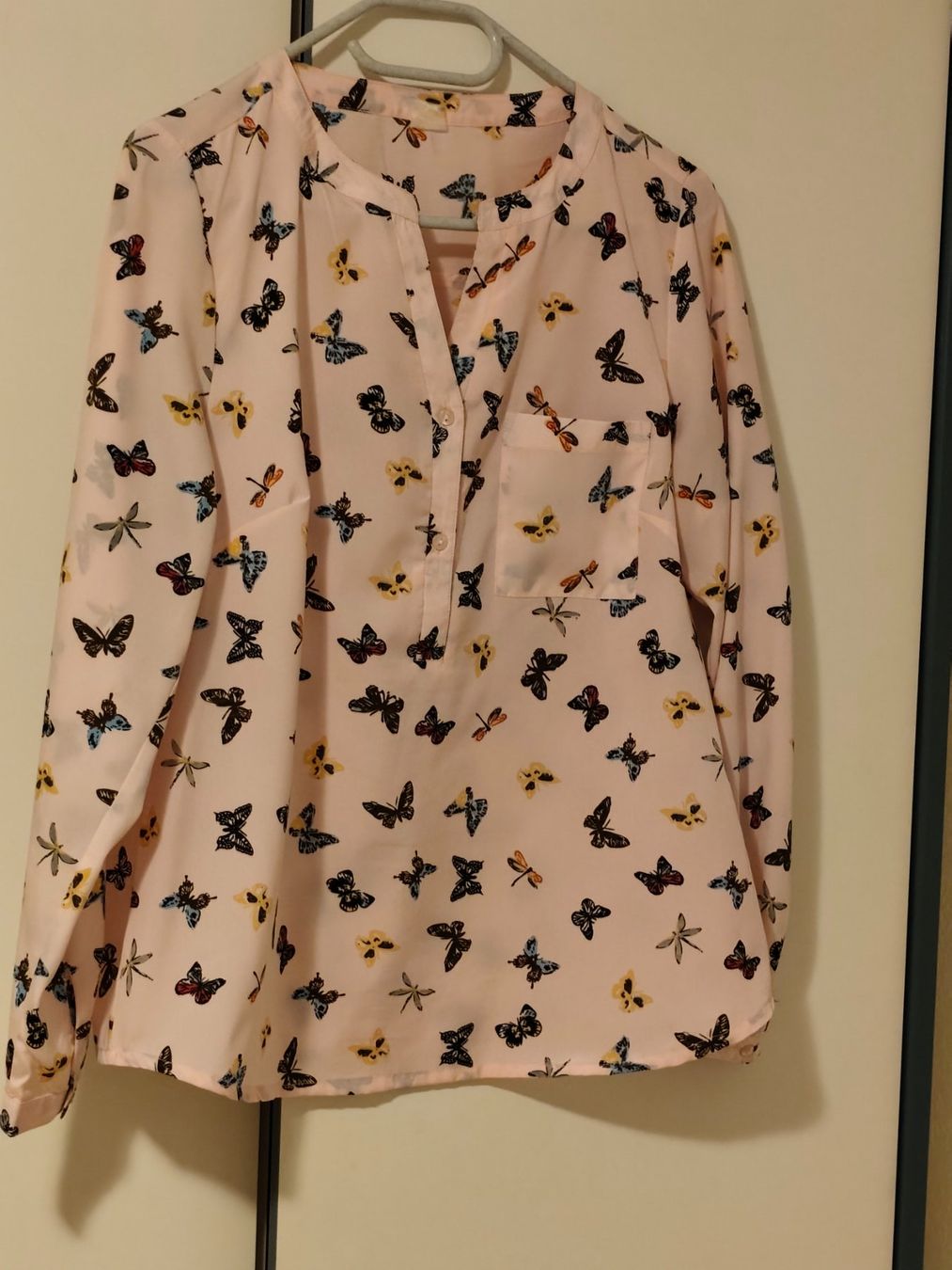 Camicette: Bluse mit Schmetterlingen, Grösse 38 – Nuovo (secondo la descrizione) da Eschenbach LU venduto da Orchi