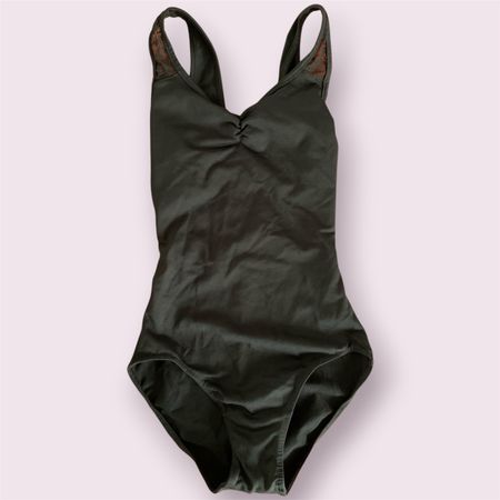 Schwarzer Ballettanzug mit Spitze, Grösse S - Elegant!