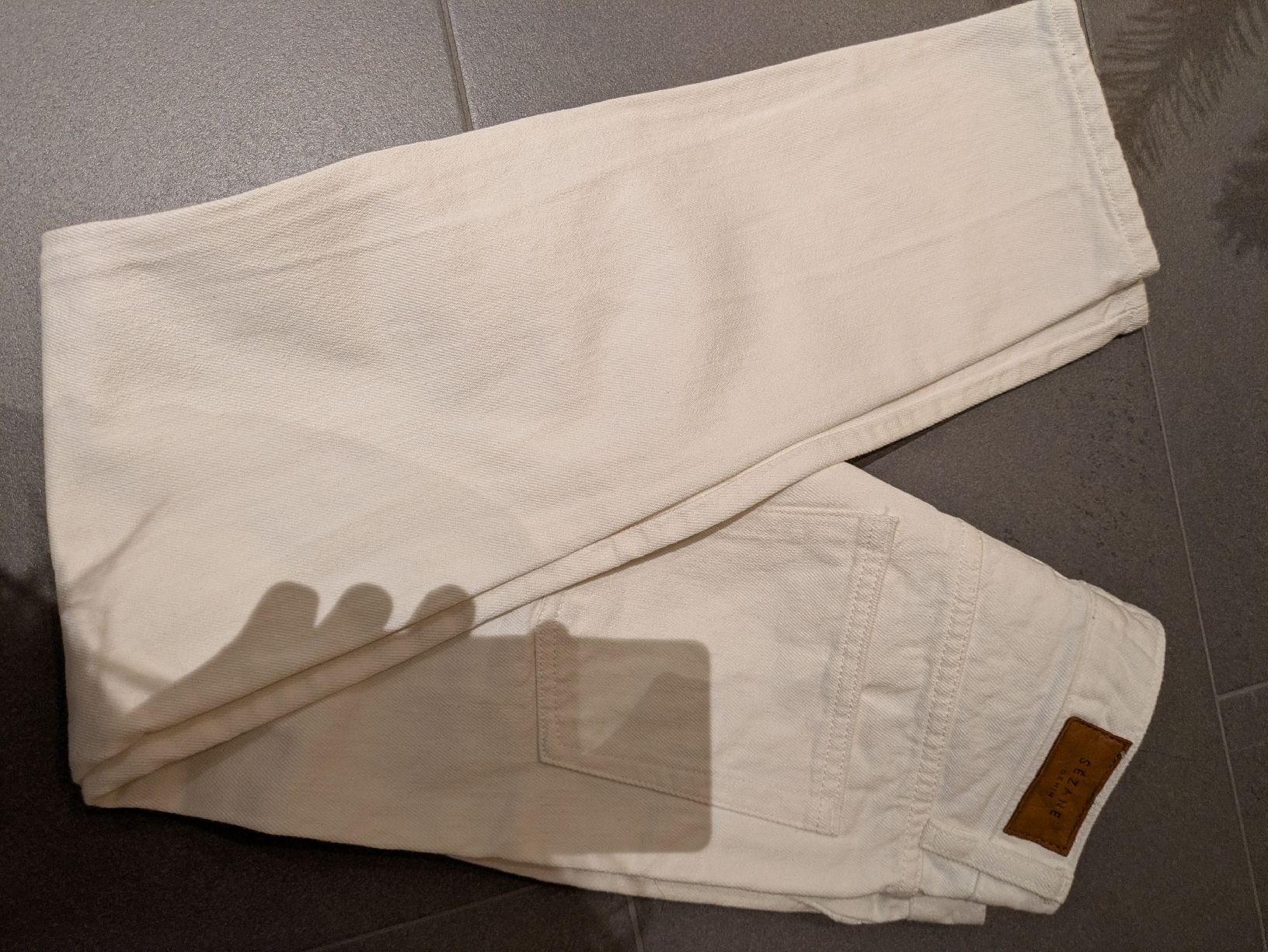 Sezane Jeans: Sezane jean blanc taille 25 – Nuovo (secondo la descrizione) da Ittigen venduto da Flopom