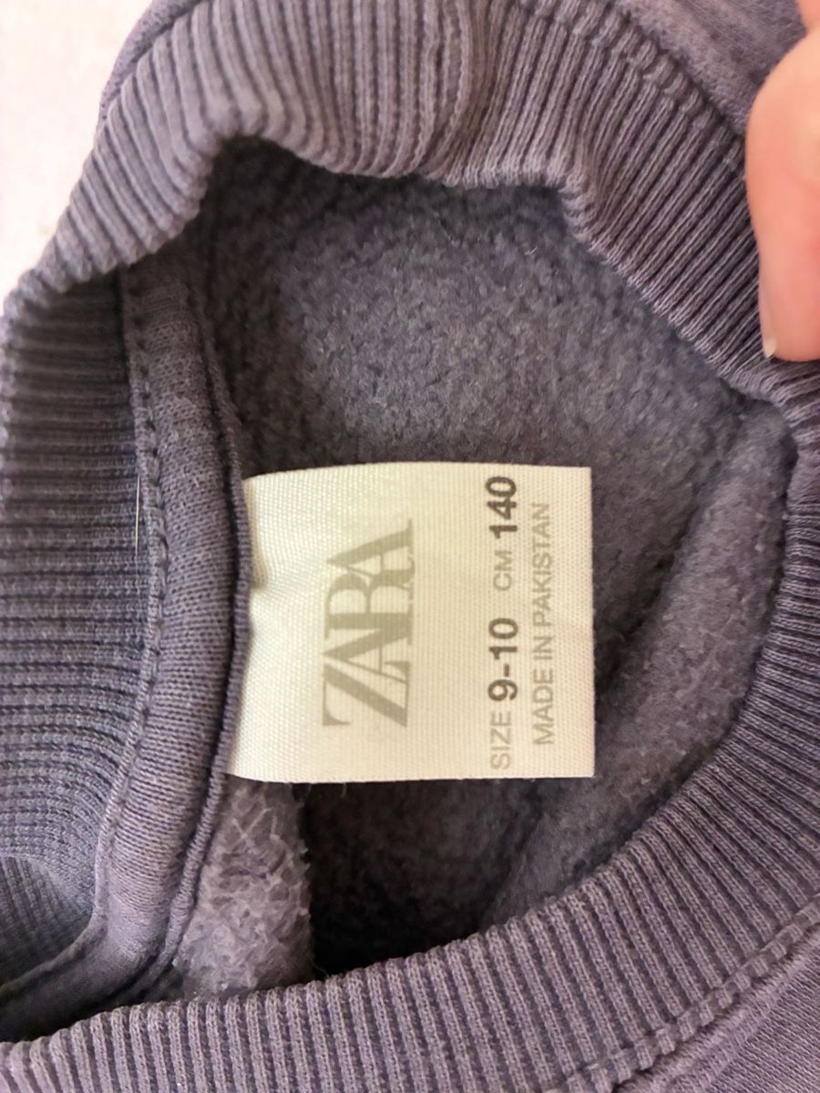 Lotti & Set di vestiti: Paquet de 5 Habits= 2 bas; 1 haut sans manche; 2 pull  – Usato da Fribourg venduto da Veronique22 7